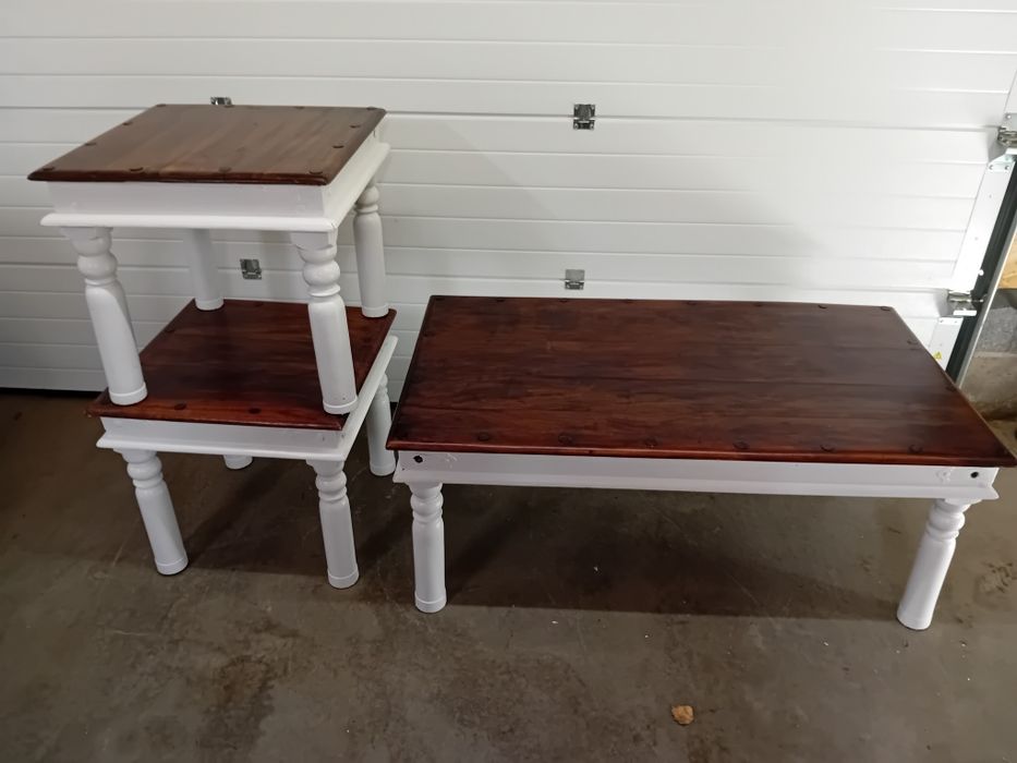 Stoliki dębowe w stylu Bombaj