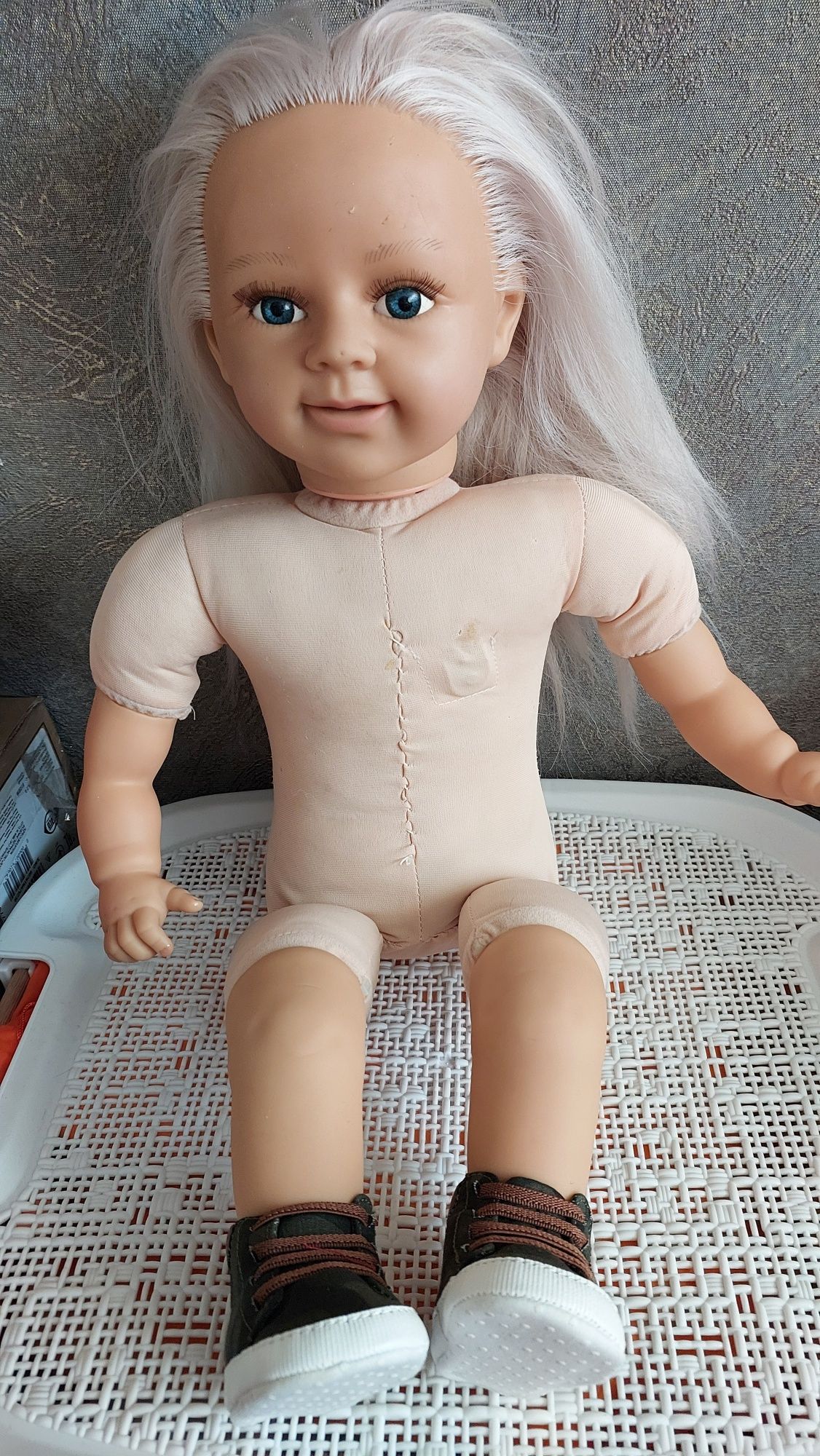 Продам  большие и красивые куклы.