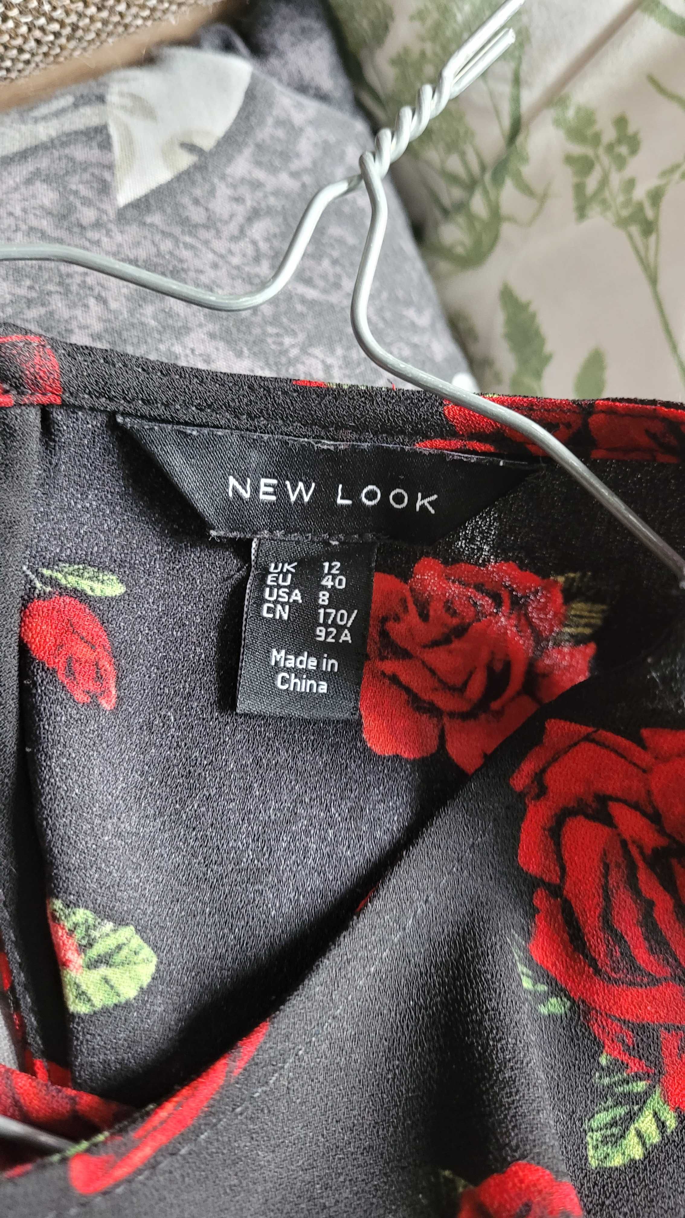 Długa sukienka w róże New Look 34