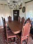 Mesa de Jantar em Madeira de Castanho + 8 Cadeiras de Couro