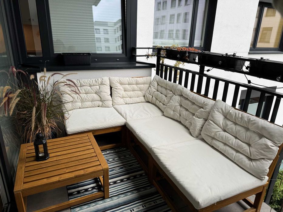 Sofa ogrodowa NÄMMARÖ 3-osobowa narożna + stolik – stan idealny