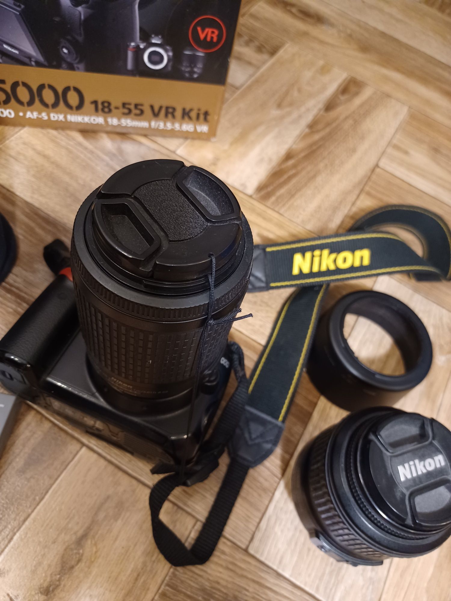NIKON D5000 oraz dwa obiektywy NIKKOR DX 18-55mm oraz NIKON DX SWR VR