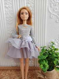 Vestido para Barbie ou outras bonecas com dimensões semelhantes