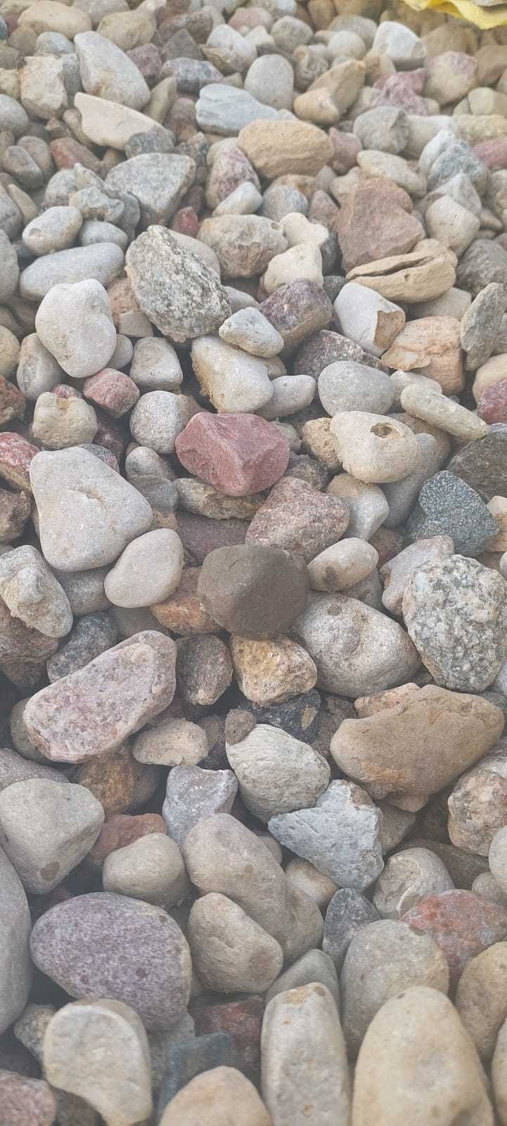 kamień, żwir płukany 16-32, pospółka, gruz betonowy,