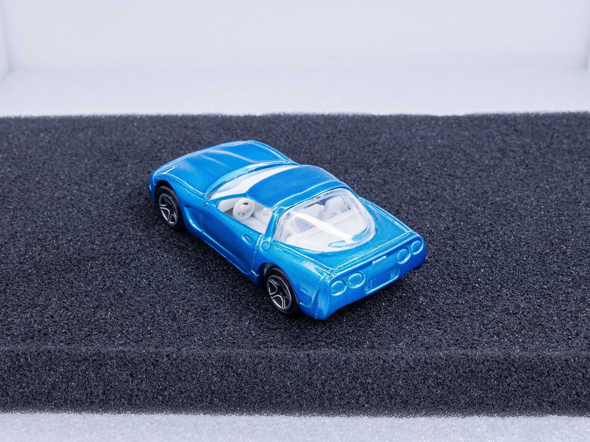 Matchbox Chevrolet Corvette C5  z roku 1998 stan kolekcjonerski
