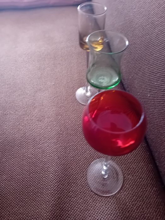 Kolorowe szkło kieliszki do likieru