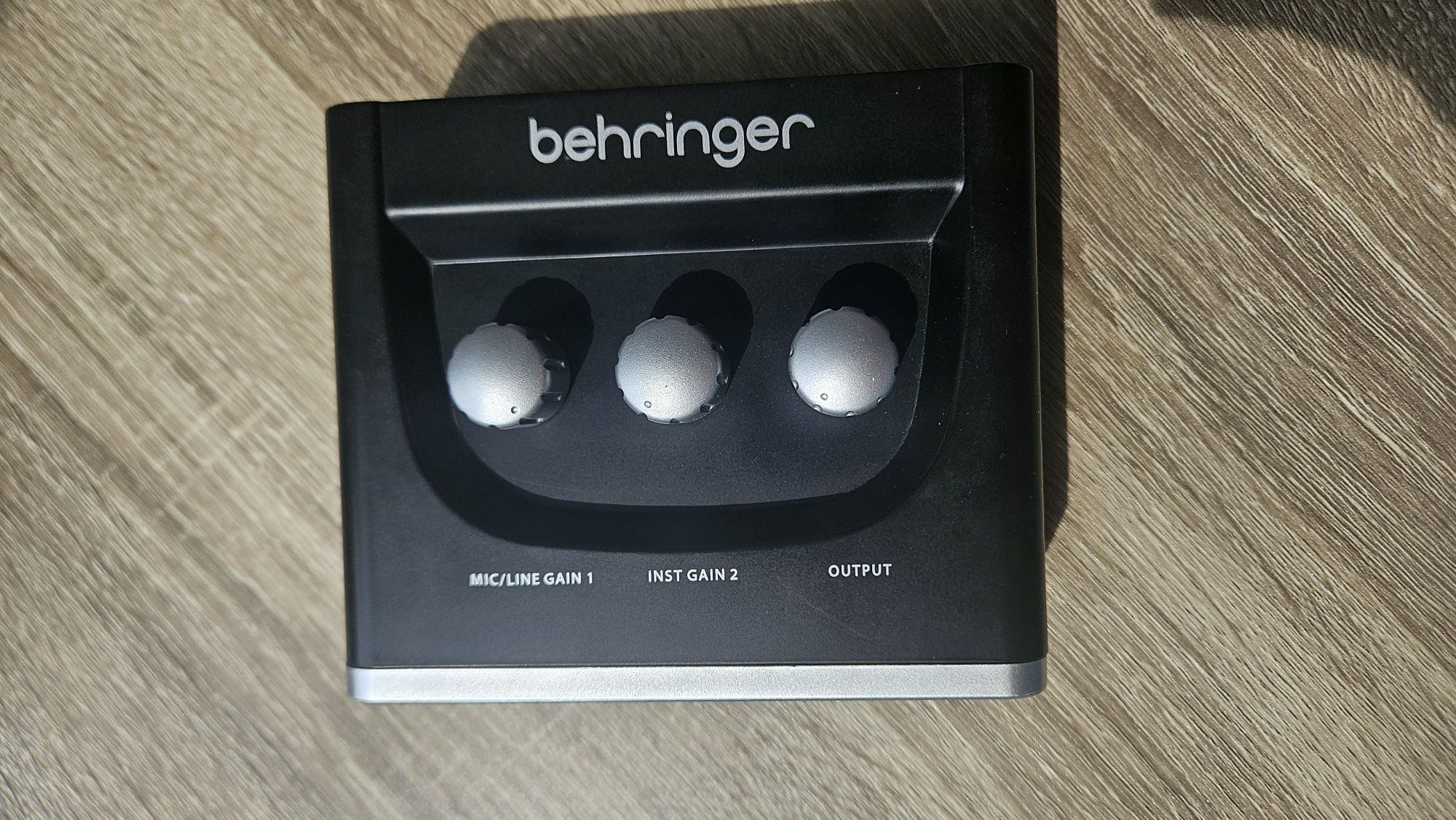 Interfejs audio Behringer U-PHORIA UM2