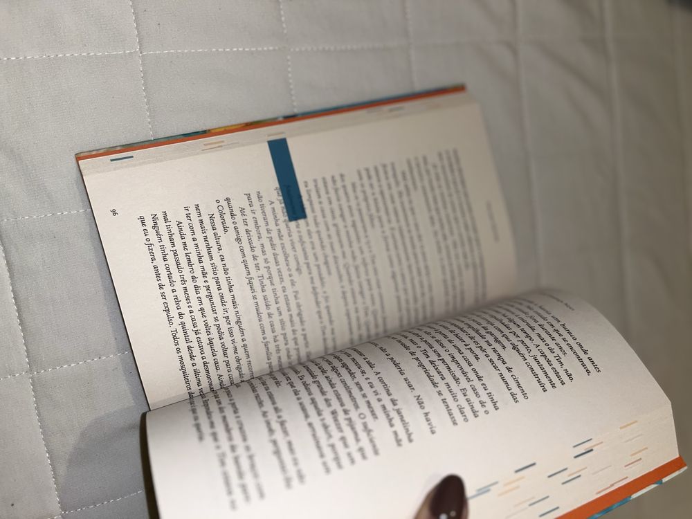 Livro Isto Começa Aqui de Colleen Hoover