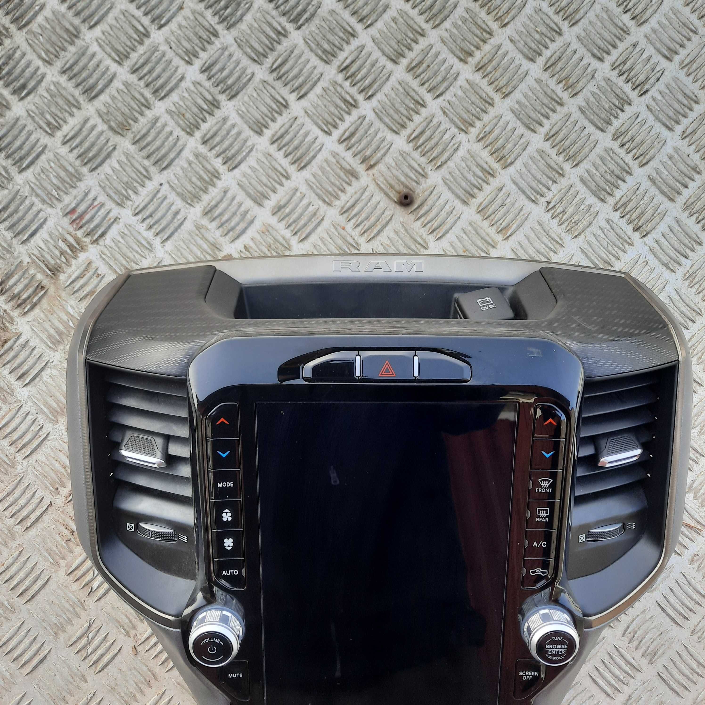 RAM 1500 V 2019- Nawigacja Duże Radio Ekran 12" KOMPLET
