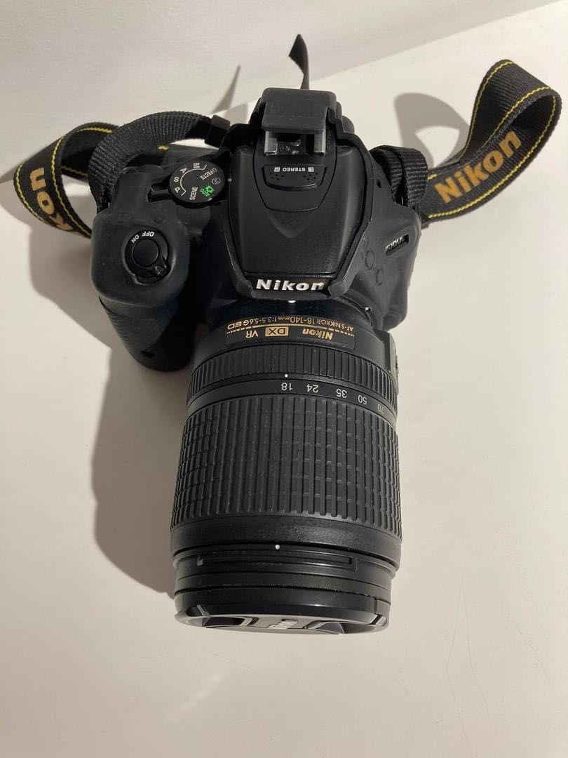 Lustrzanka Nikon D5600 + obiektyw AF-S Nikkor 18-140 mm