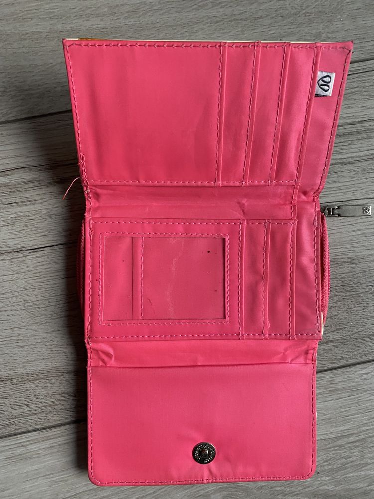 różowy portfel z kokardą