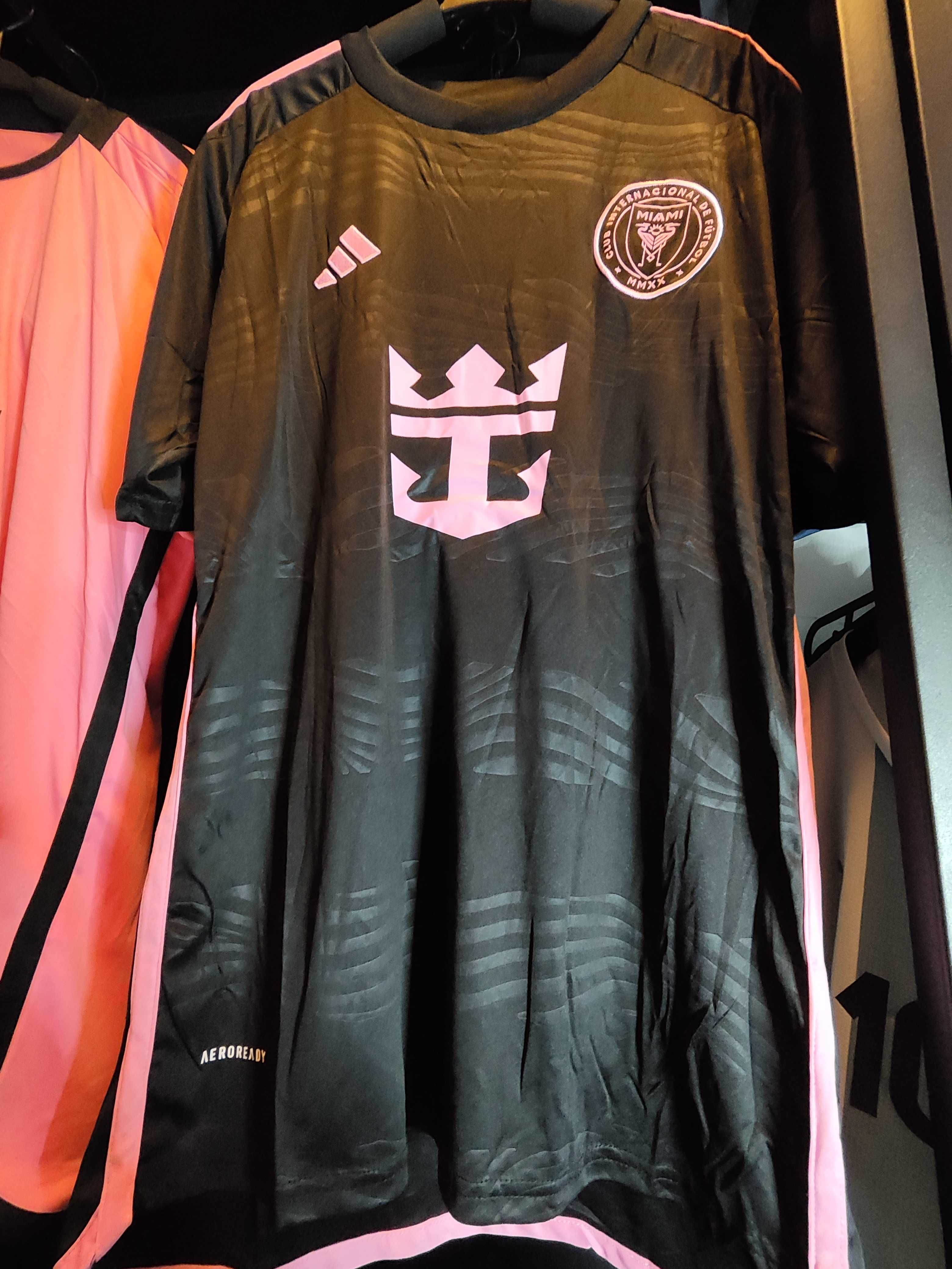 Specjalna oferta na wyjazdową koszulkę Messiego Interu Miami R.M