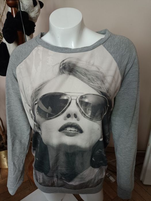 Szara bluza z grafiką matki Top secret