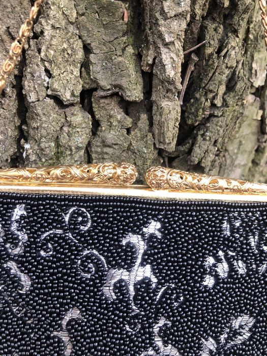 Винтажная сумочка расшитая бисером.