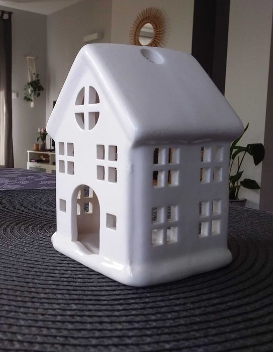 Domek ceramiczny na tealight, lampion ceramiczny.