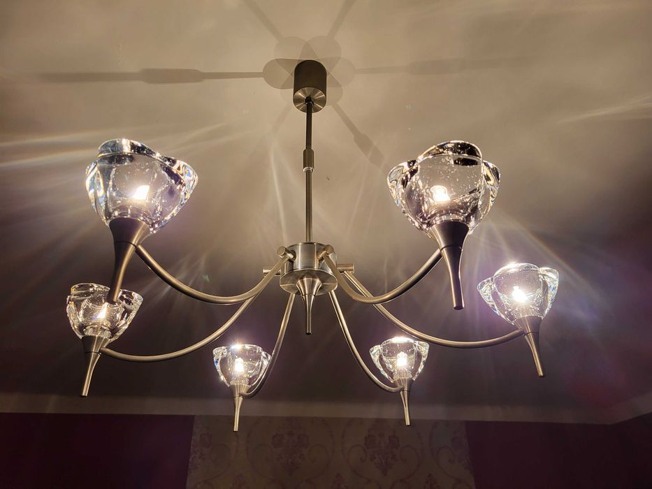Elegancka lampa pokojowa z kinkietami