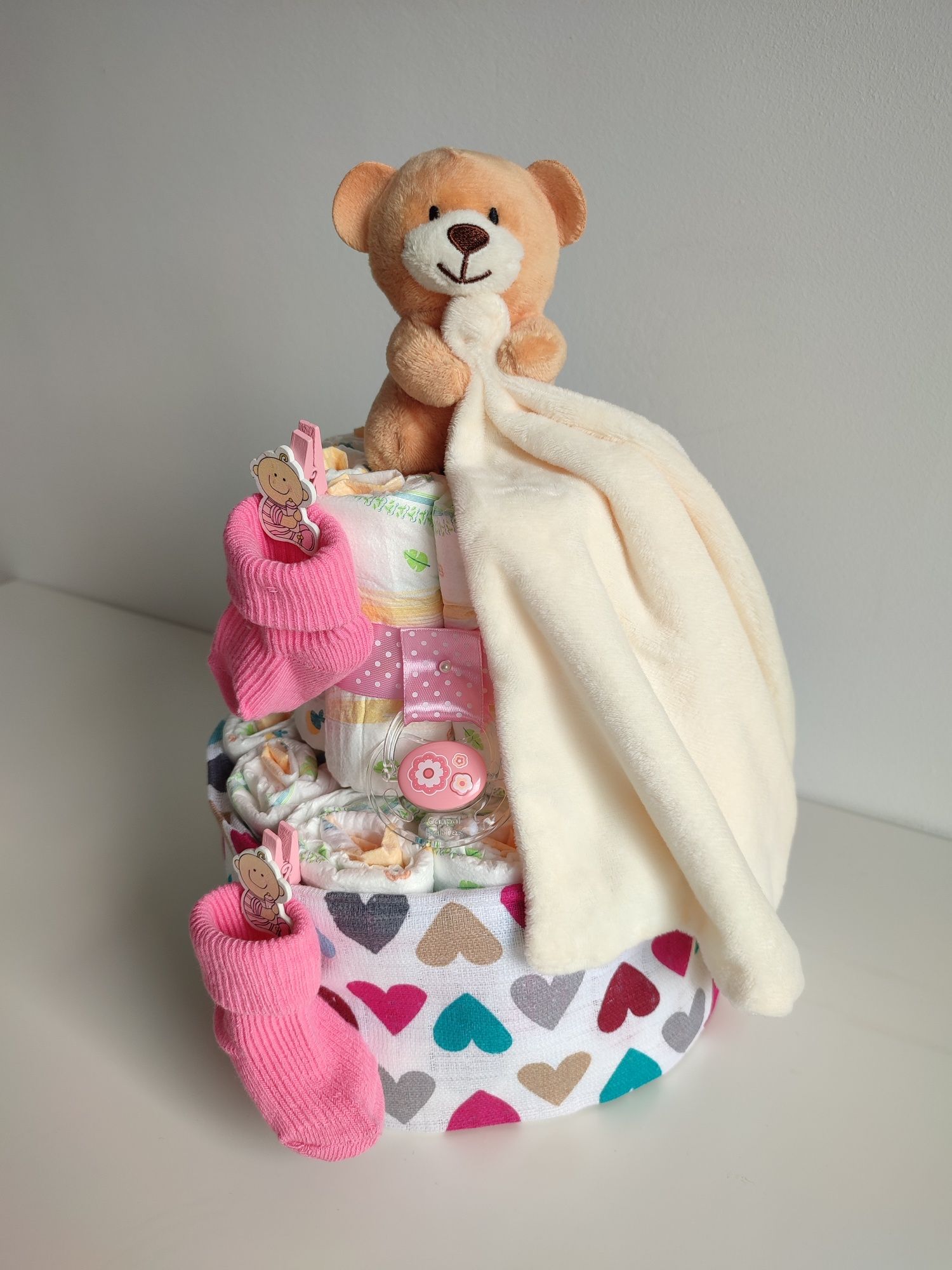 Tort z pampersów-prezent, narodziny dziecka, Baby Shower