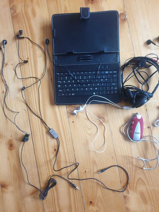 Miks Słuchawek i Elektroniki Ponad 6 sztuk