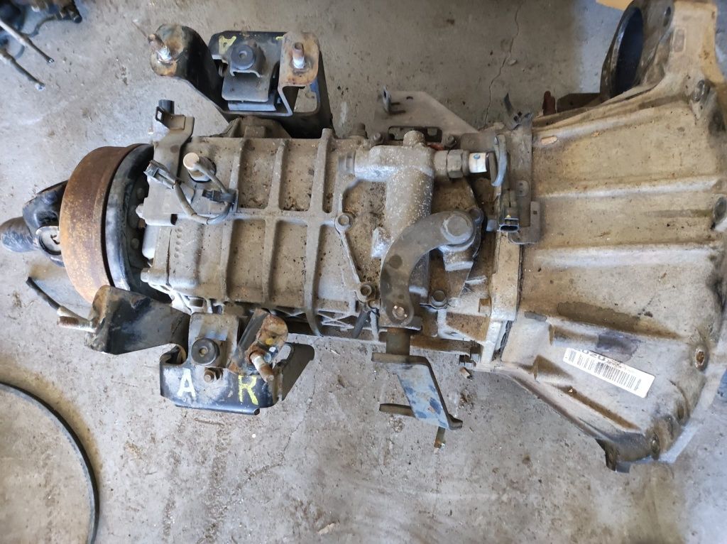 Motor e caixa  Isuzu d max 3.0
