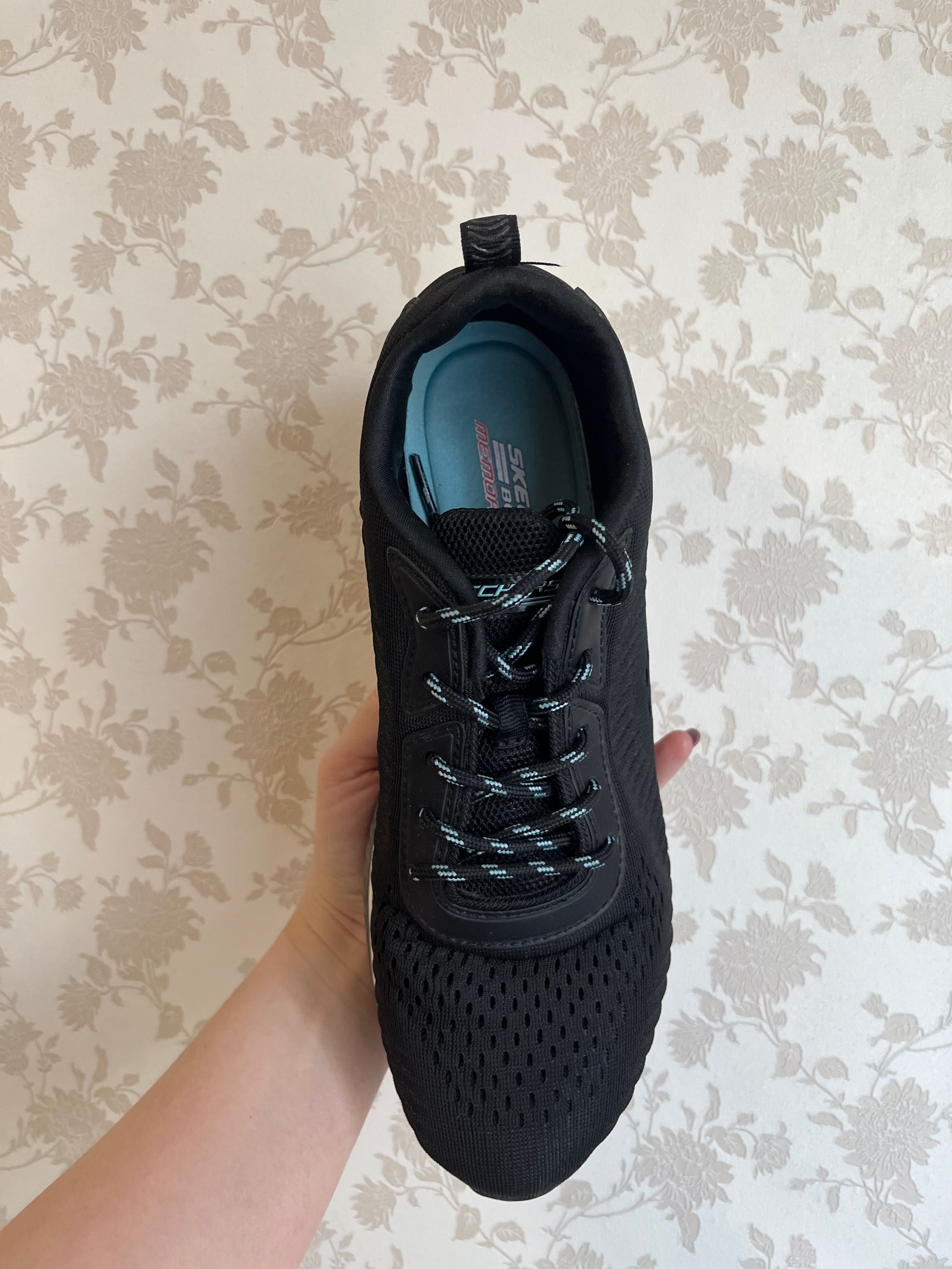 Продам кросівки skechers