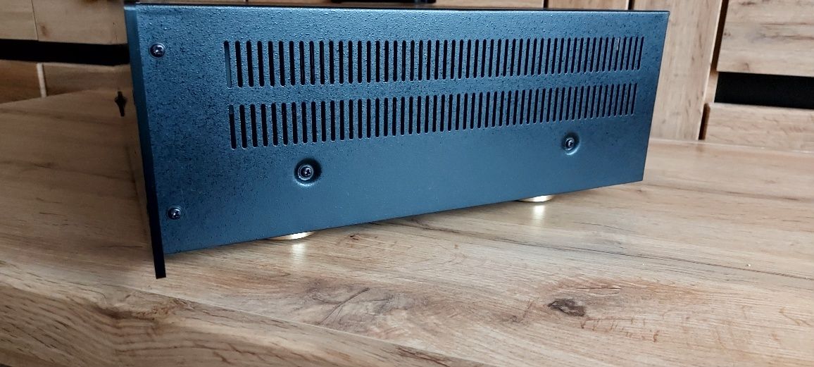 Wzmacniacz koncówka PARASOUND HCA-1200 II