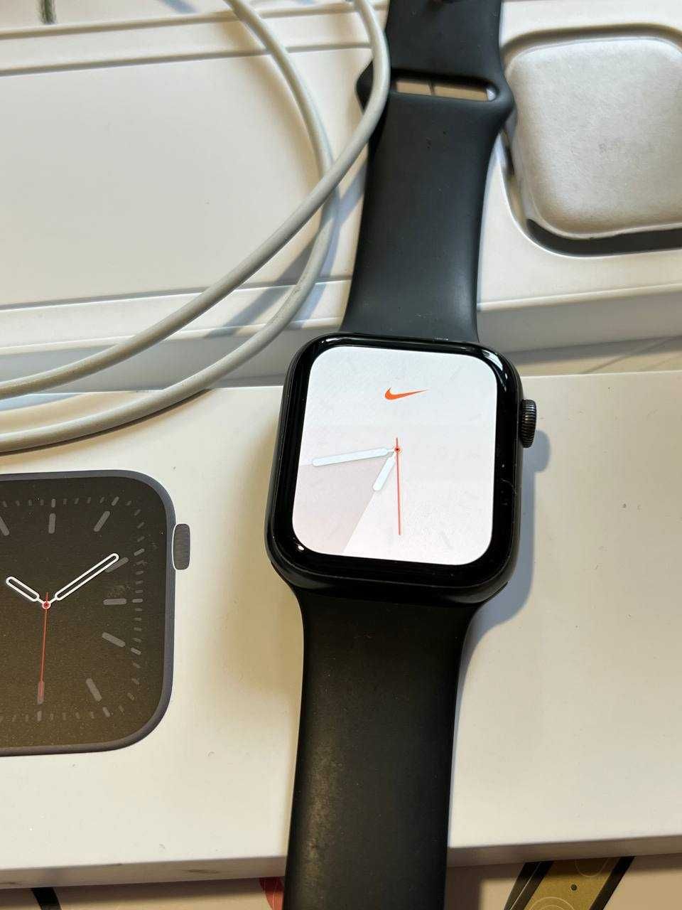 Оригінал Apple Watch 4 44mm