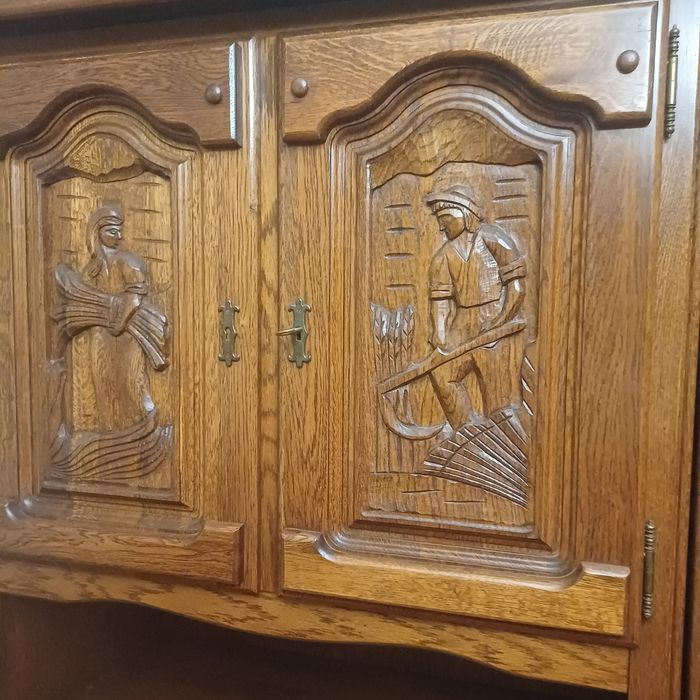 Sprzedam antyk szafę z drzewa