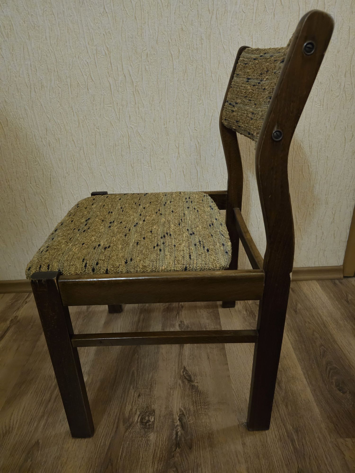 Krzesła do jadalni/salonu.  8 szt. Używane. Stan bardzo dobry.