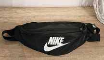 Nerka czarna "Nike'.