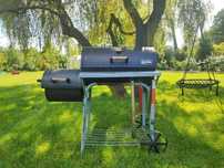 Grill z wędzarnią