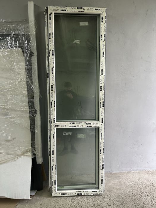 Балконні двері REHAU