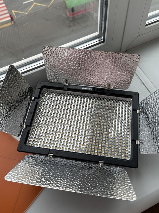 Постійне студійне світло Yongnuo YN600L