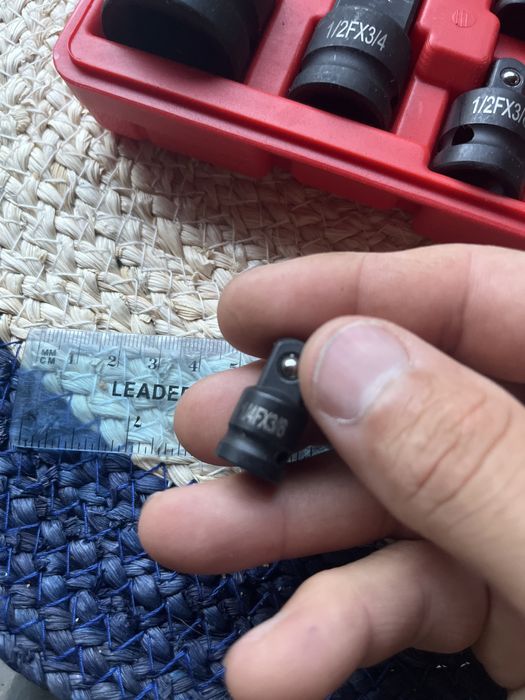 Набір перехідників приєднувального квадрата в кейсі1/4 3/8 1/23/4санте