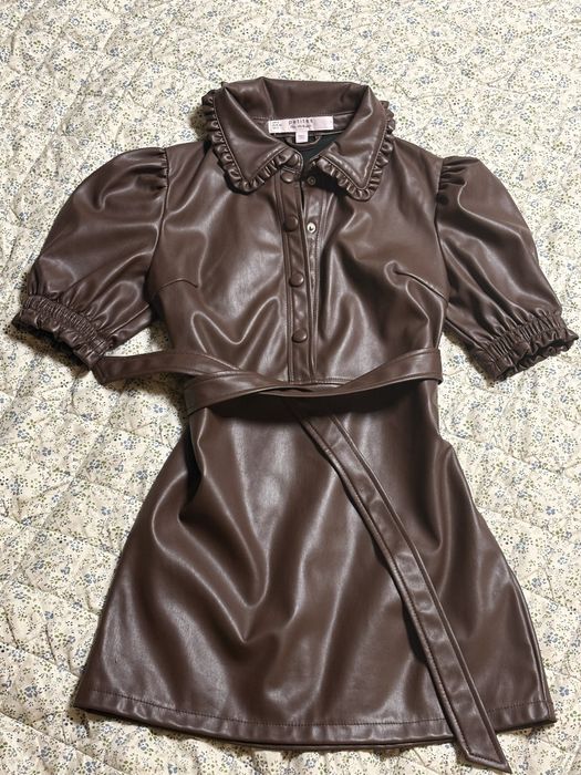 Сукня з еко шкіри