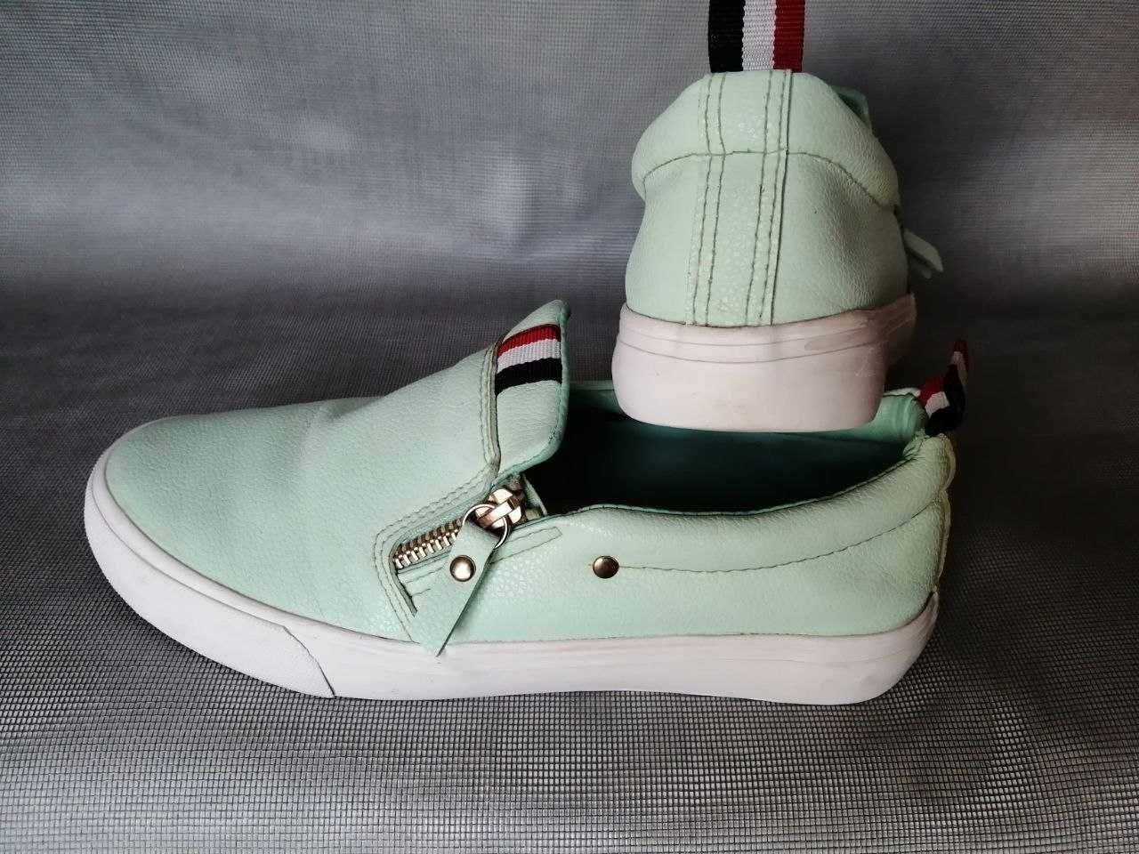 Мокасины женские р39. на наш 38