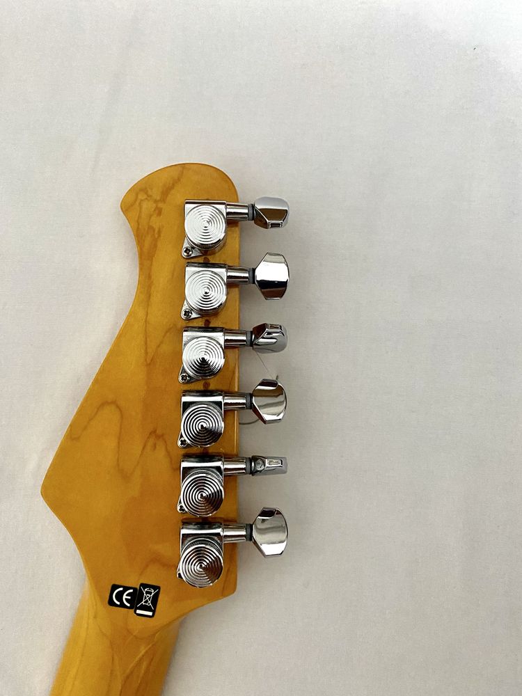 Guitarra Harley Benton melhorada