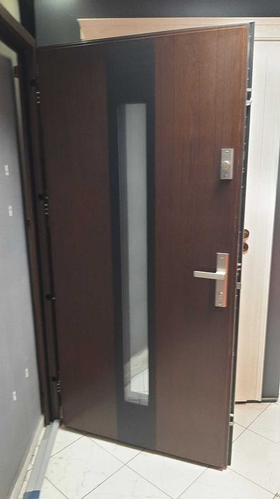 Drzwi zewnętrzne Erkado Wiener 1 dąb bagienny 90P prawe na zew.