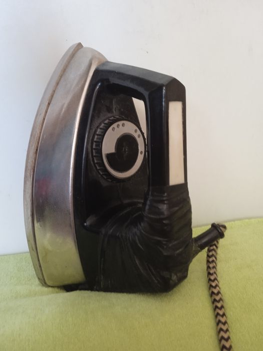 Утюг времён СССР 1990 год рабочий б/у