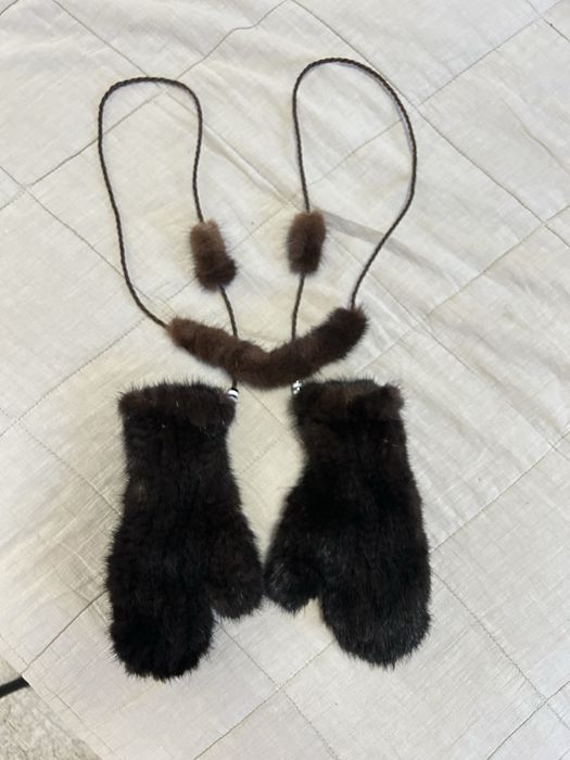 Rekawiczki na sznurku z norki nowe brąz