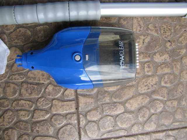 Odkurzacz bezprzewodowy do spa i basenu Flowclear Aquatech