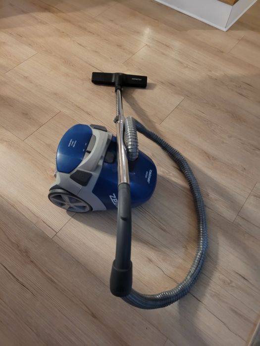 Odkurzacz Zelmer Antek i akcesoria ale ma uszkodzony kabel, na czesci,