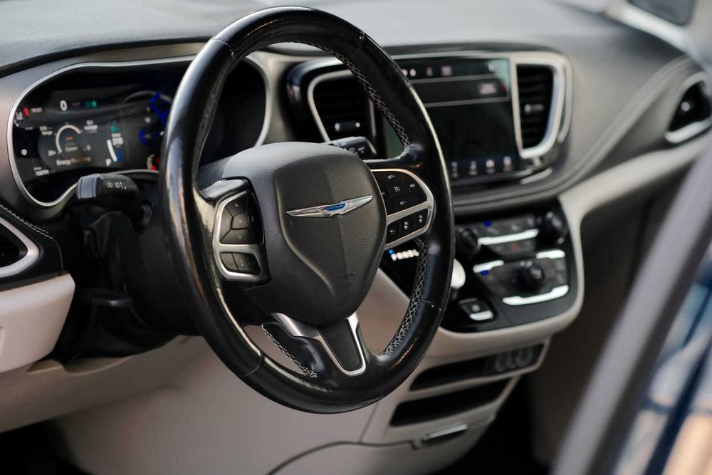 Chrysler Pacifica 3.6 V6 Hybrid Plug-in RADARkamery360°możliwośćVAT23%