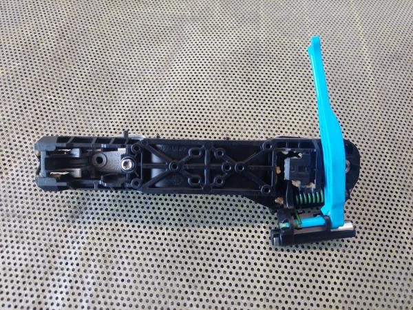 Puxador porta trás esquerdo TOYOTA Yaris (_P15_)