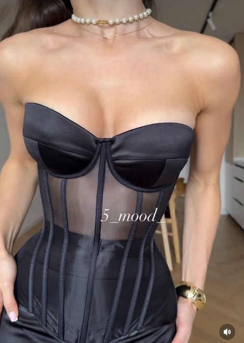 Ідеальний Чорний корсет