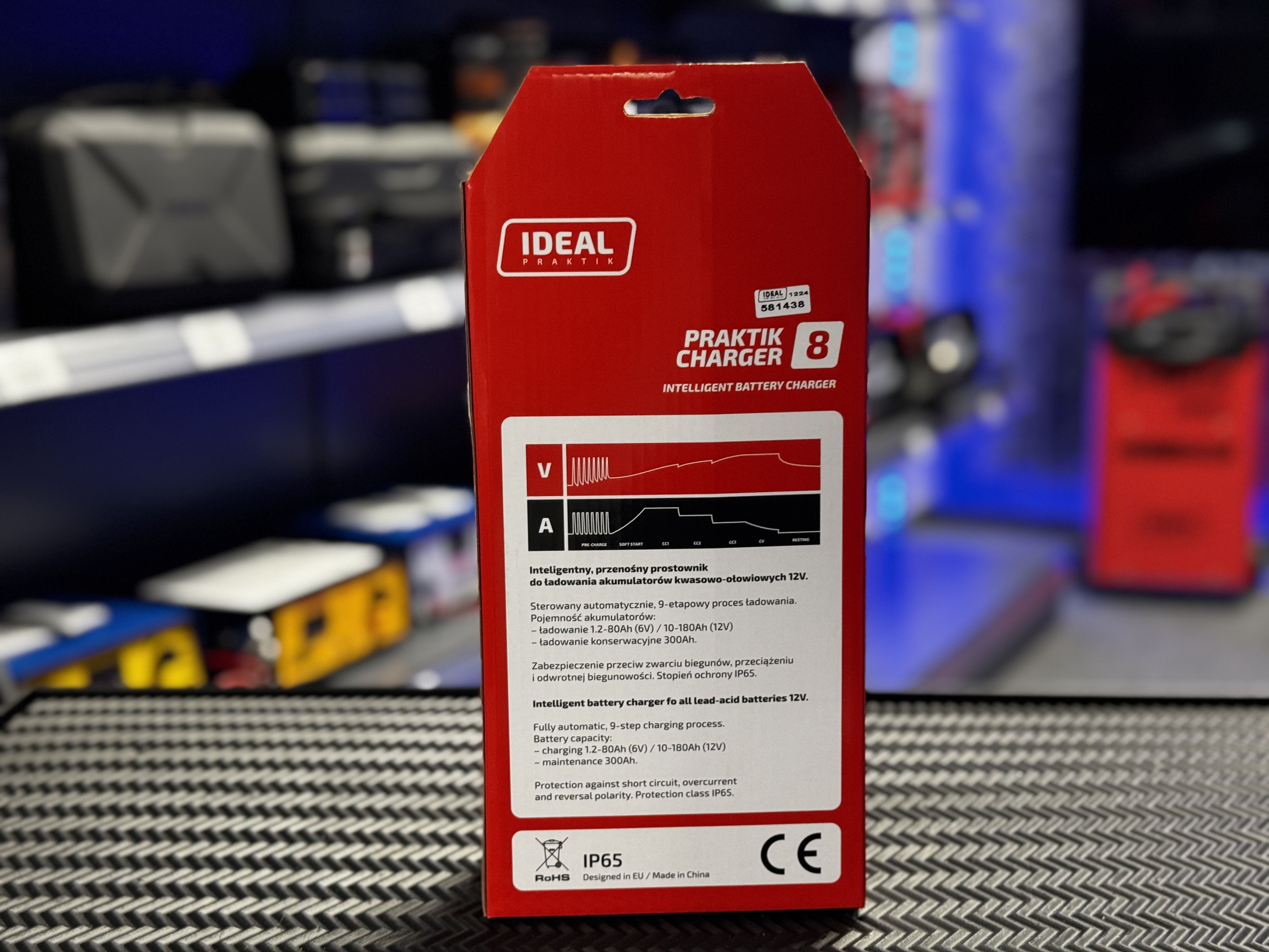 Ładowarka Praktik Charger 8 LCD 6 / 12V IDEAL