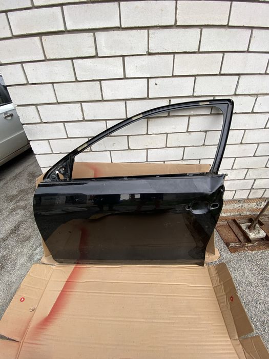 Двері vw jetta 12 року