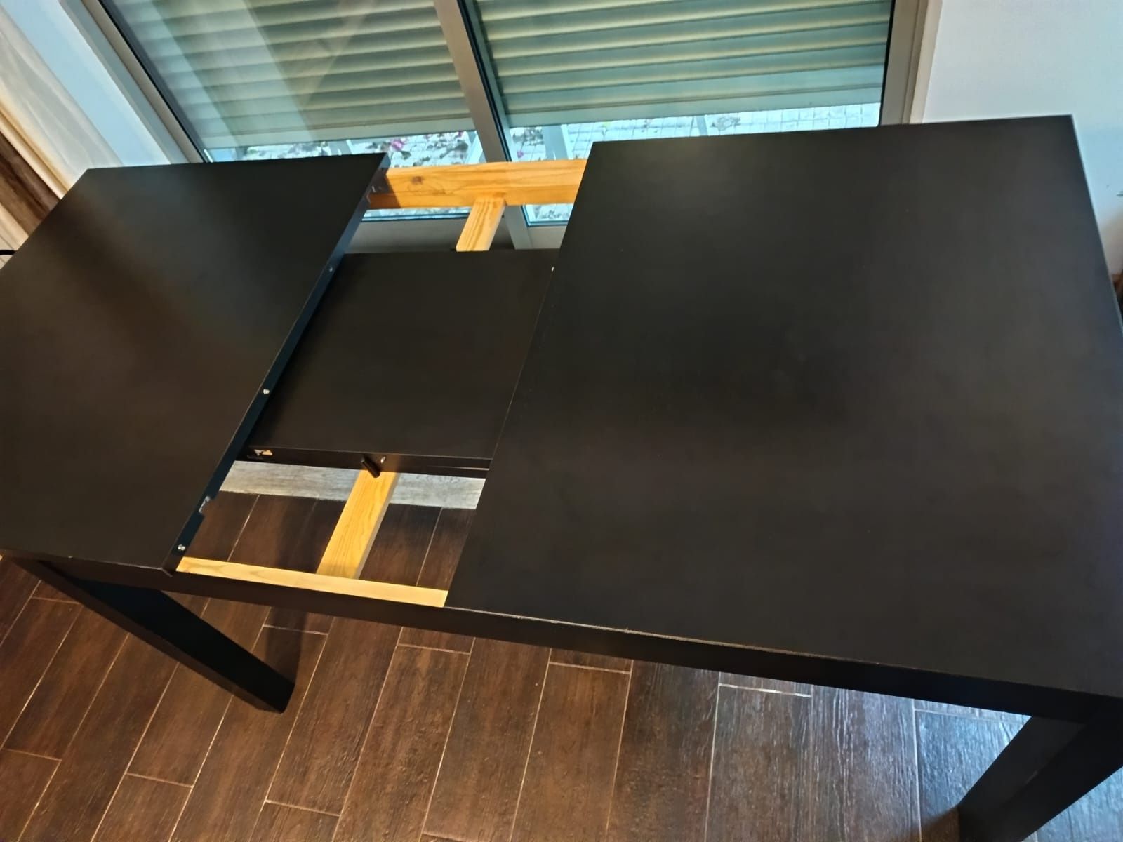 Mesa do IKEA extensível em bom estado