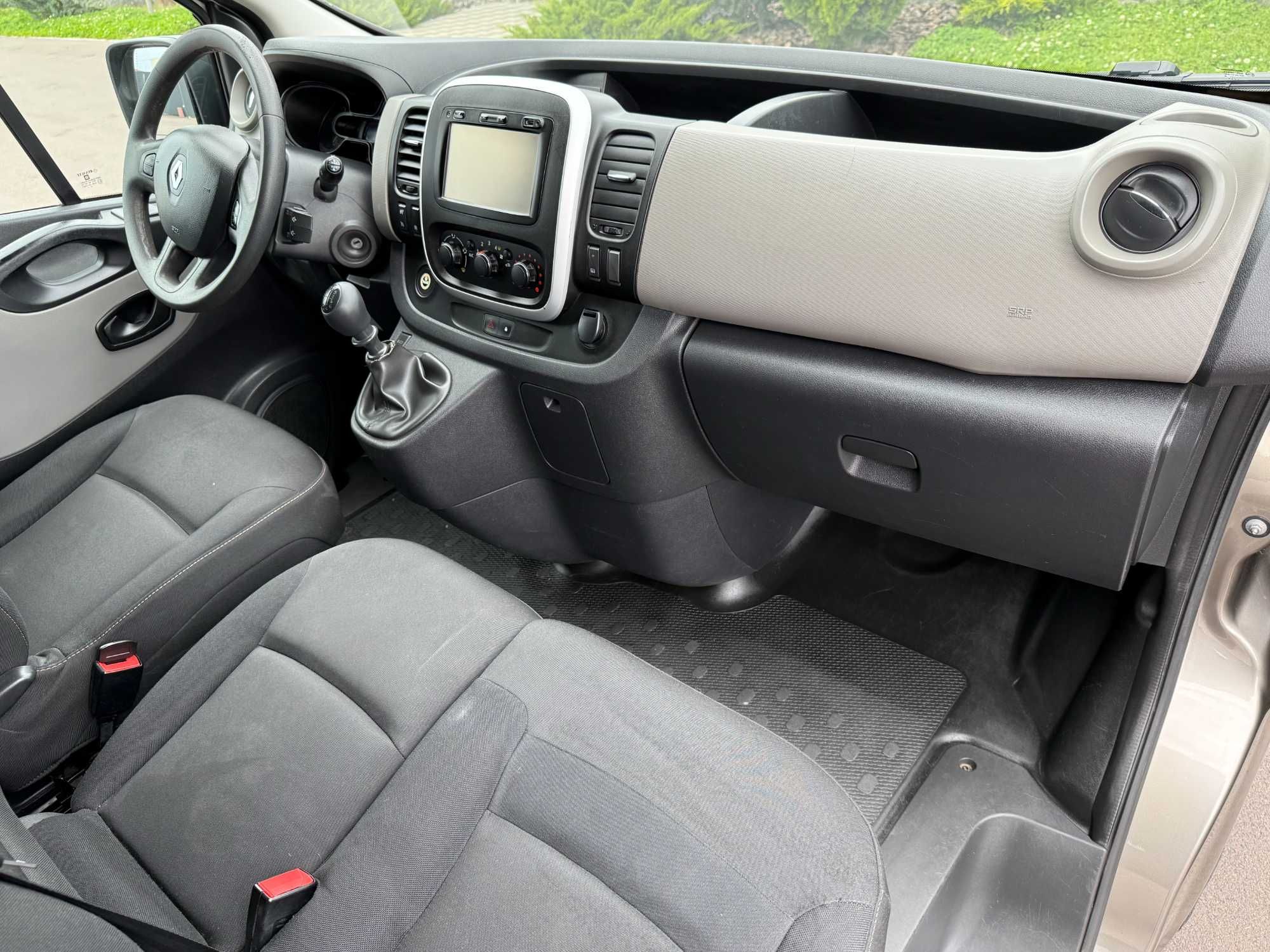 Renault Trafic  2015 Оригінальний пасажир
