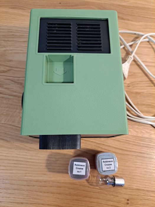 Zadbany Rzutnik Ania z bajkami - do filmów projektor diaskop PRL