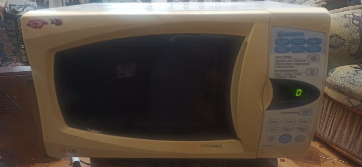 Микроволновая печь Lg MB4342W